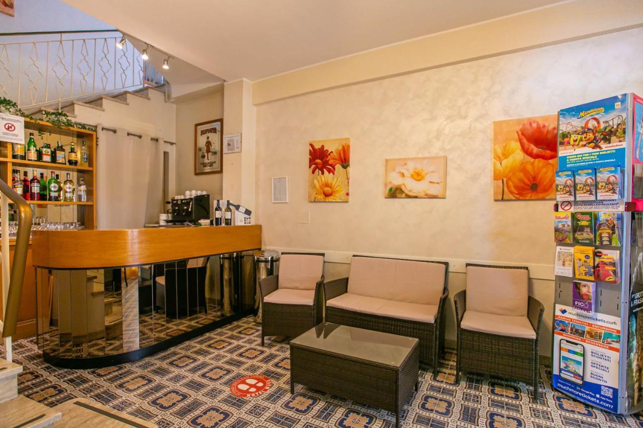 Hotel Mara リミニ エクステリア 写真
