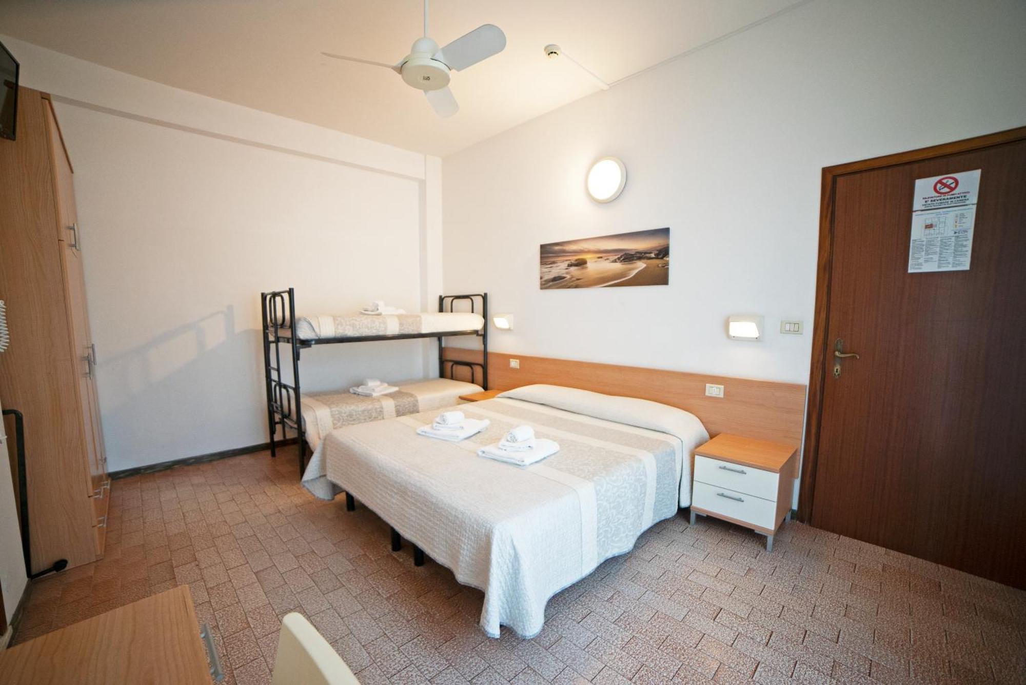Hotel Mara リミニ エクステリア 写真